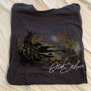 Dark gray island graphic quicksilver t-shirt